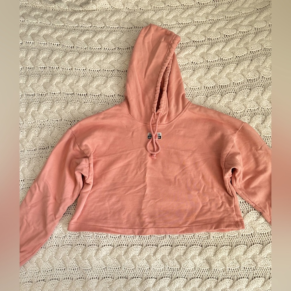 ✨Adidas Women Crop-Top Sweater, in good condition. ✨